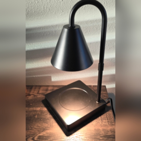 **One Left**Black Metal Candle Warmer  Lamp With Bulb - Picture 4 of 7